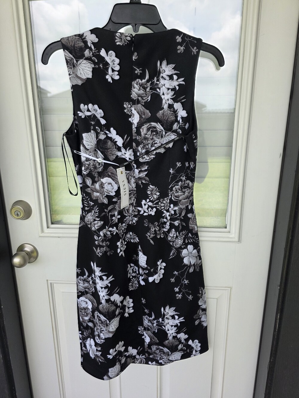 Siena Black White Floral Sheath Dress Size 8 Sleeveless V Neck Elegant NWT Party - Picture 8 of 10